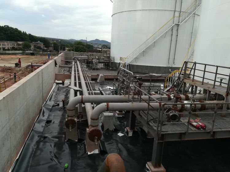 土工膜在油廠儲(chǔ)油罐中用多厚的合適?